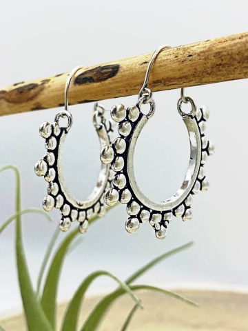 Silberne Ohrringe im bohemischen Stil "Aranja"